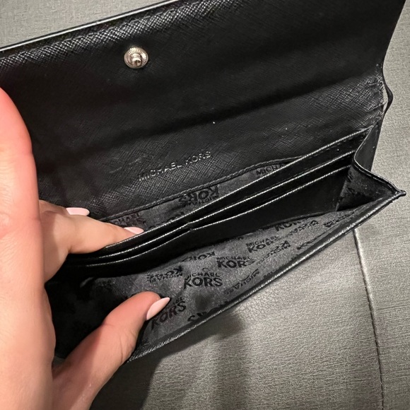 Michael Kors Wallet - Picture 4 of 5